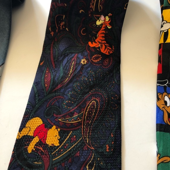 Looney Tune, Winnie the Pooh, Disney Tie Bundle - Picture 3 of 8